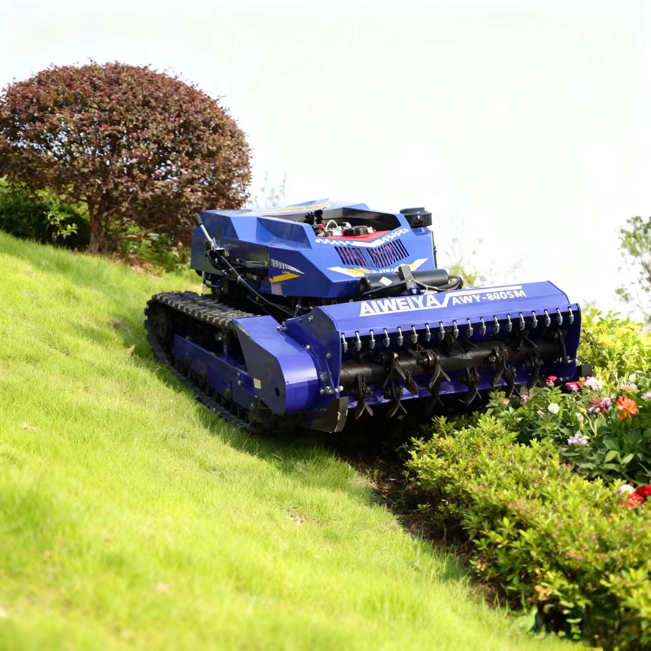 Robot Chassis - Spersonalizowana kosiarka spalinowa z gąsienicowym podwoziem